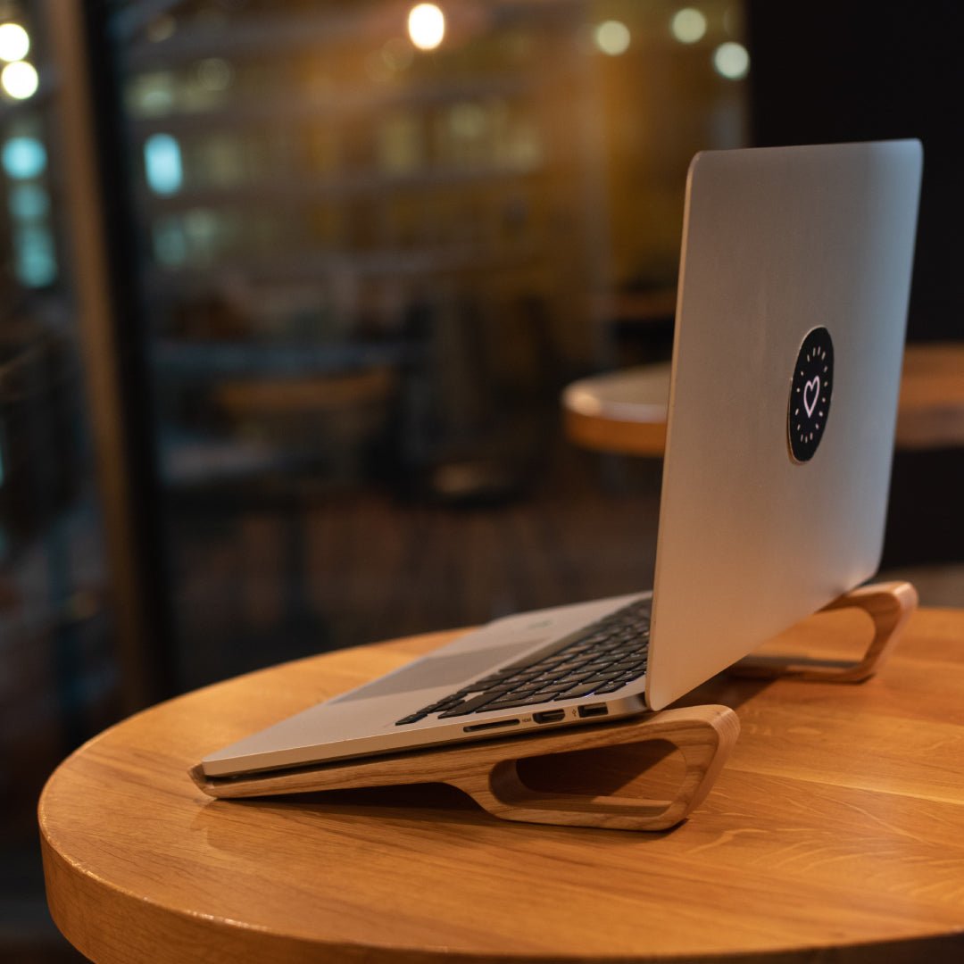 MacMan™ Club Handmade Wooden MacBook Stander - MacMan™ Club | Canada